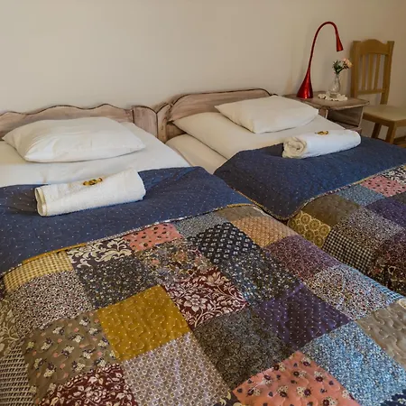 Edvy Malom Apartmanok Pápa מראה חיצוני תמונה