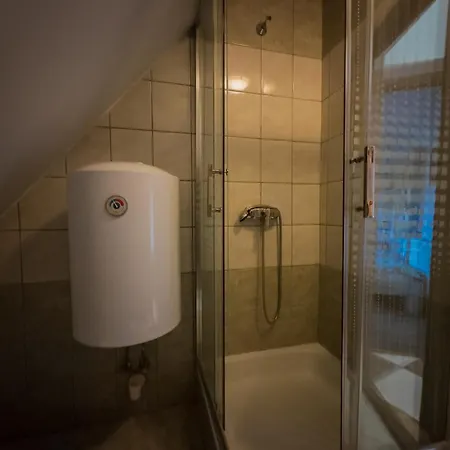 Edvy Malom Apartmanok Pápa מראה חיצוני תמונה