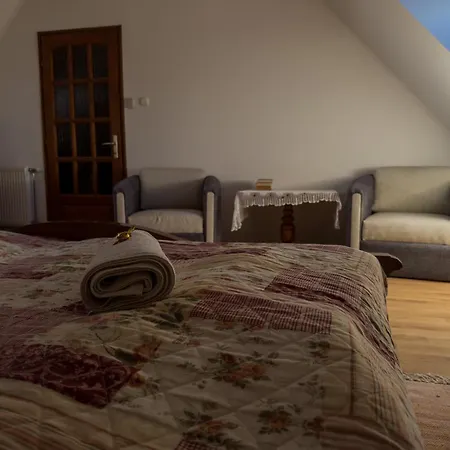 Edvy Malom Apartmanok Pápa מראה חיצוני תמונה